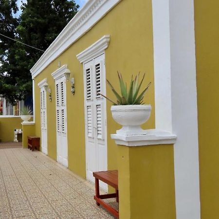 Historic Building The Palm Backyard Studio-Apartment Willemstad, Curacao Feel Home Away From Home 外观 照片