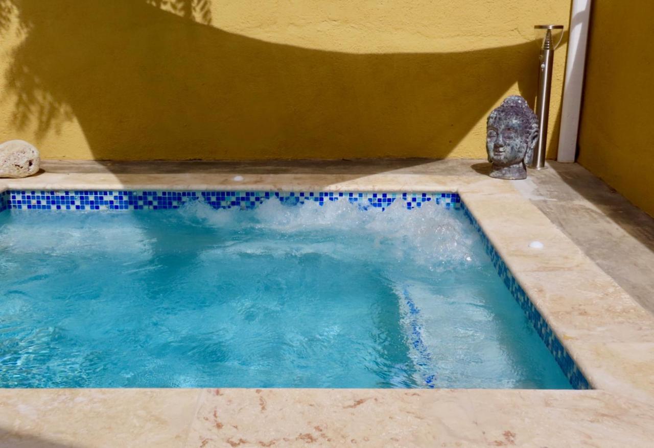 Historic Building The Palm Backyard Studio-Apartment Willemstad, Curacao Feel Home Away From Home 外观 照片