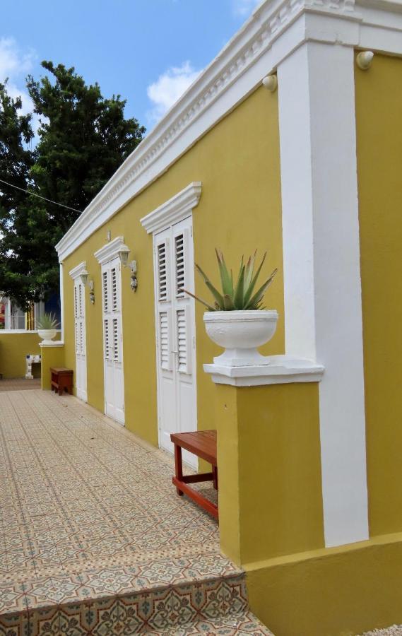 Historic Building The Palm Backyard Studio-Apartment Willemstad, Curacao Feel Home Away From Home 外观 照片