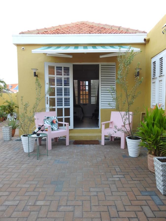 Historic Building The Palm Backyard Studio-Apartment Willemstad, Curacao Feel Home Away From Home 外观 照片