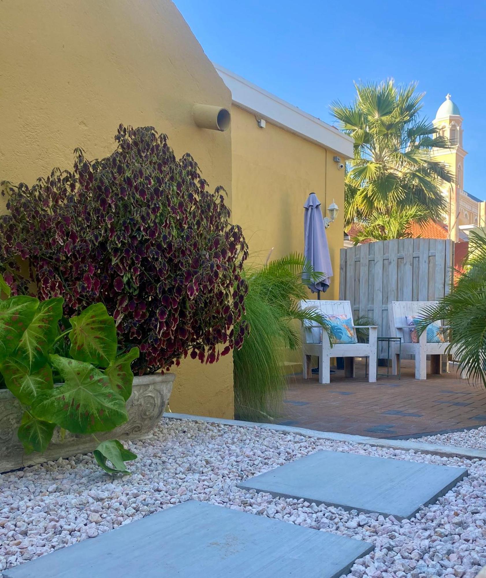 Historic Building The Palm Backyard Studio-Apartment Willemstad, Curacao Feel Home Away From Home 外观 照片