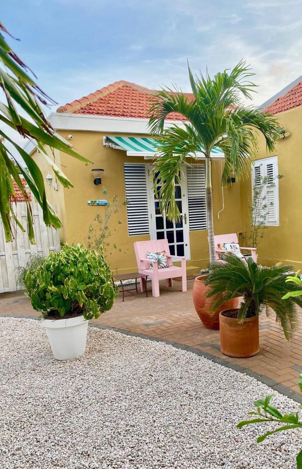 Historic Building The Palm Backyard Studio-Apartment Willemstad, Curacao Feel Home Away From Home 外观 照片